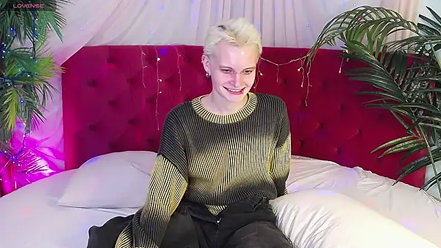 Snapshot of DemianEnglen chatting on 02-01-25, 11:37 DemianEnglen online show from 02-01-25, 11:37