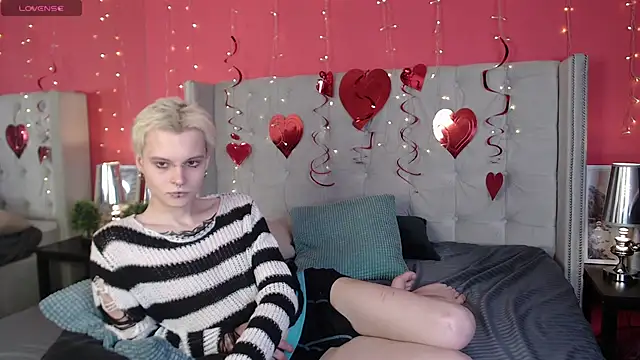 Snapshot of DemianEnglen chatting on 02-18-25, 12:04 DemianEnglen online show from 02-18-25, 12:04