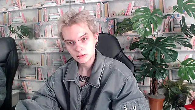 Snapshot of DemianEnglen chatting on 03-18-25, 08:15 DemianEnglen online show from 03-18-25, 08:15