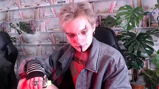 Snapshot of DemianEnglen chatting on 03-19-25, 08:22 DemianEnglen online show from 03-19-25, 08:22