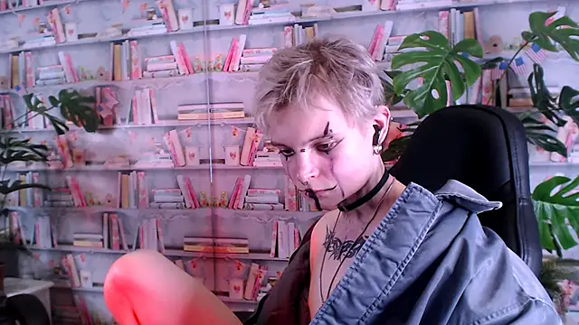 Snapshot of DemianEnglen chatting on 03-19-25, 11:25 DemianEnglen online show from 03-19-25, 11:25