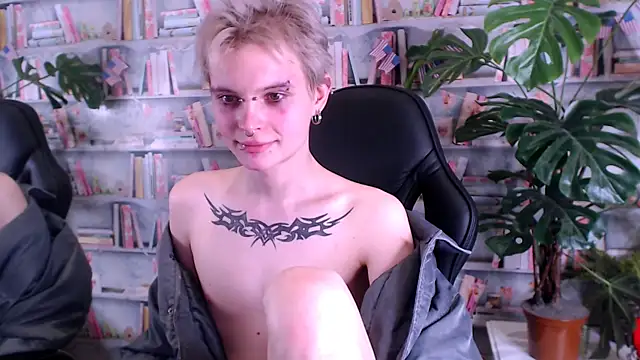 Snapshot of DemianEnglen chatting on 03-20-25, 05:35 DemianEnglen online show from 03-20-25, 05:35