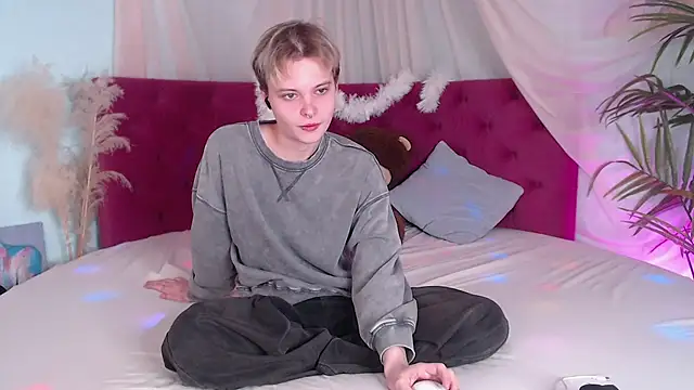 Snapshot of DemianEnglen chatting on 09-23-25, 09:51 DemianEnglen online show from 09-23-25, 09:51