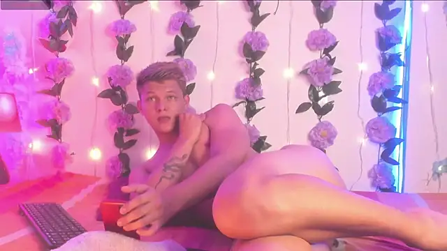 izan 20 online show from 04-28-26, 07:30