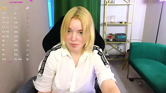 Manic pixie  online show from 03-19-25, 03:40