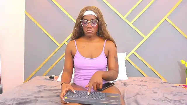 Alaia Colins online show from 02-21-25, 06:51