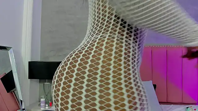 Snapshot of Alaia_Colins chatting on 11-02-25, 10:28 Alaia Colins online show from 11-02-25, 10:28