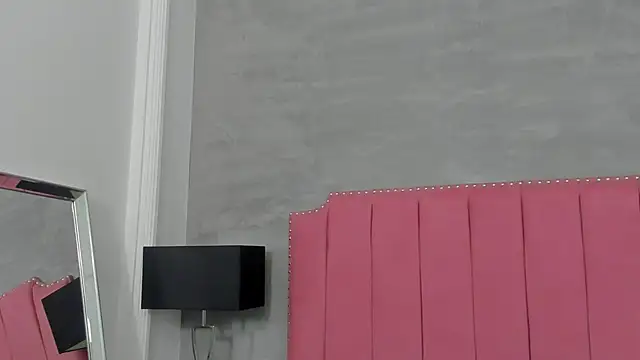 Snapshot of Alaia_Colins chatting on 12-03-25, 06:54 Alaia Colins online show from 12-03-25, 06:54