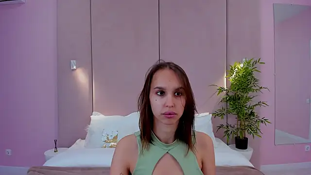 Snapshot of SandraTucker chatting on 11-10-25, 03:27 SandraTucker online show from 11-10-25, 03:27