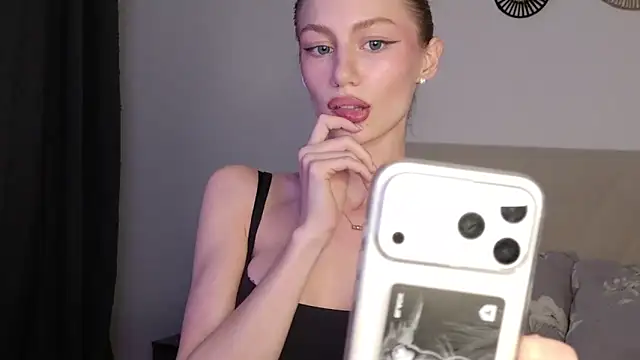 Snapshot of GabriellaOlsen chatting on 06-03-26, 04:12 GabriellaOlsen online show from 06-03-26, 04:12