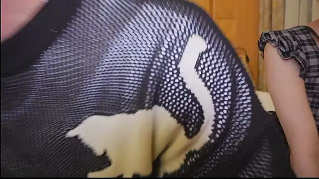 Snapshot of hansha_kun chatting on 09-26-25, 01:15 hansha kun online show from 09-26-25, 01:15