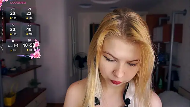 LynetHakes online show from 09-17-25, 04:25