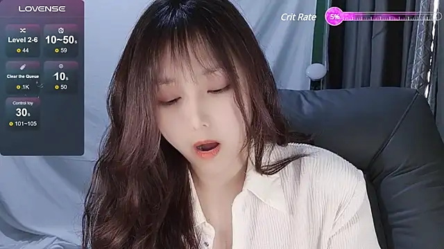 Snapshot of tunestar chatting on 02-17-25, 07:04 tunestar online show from 02-17-25, 07:04