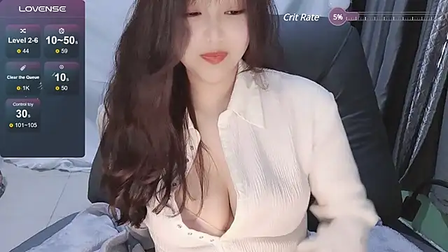 Snapshot of tunestar chatting on 02-17-25, 10:07 tunestar online show from 02-17-25, 10:07