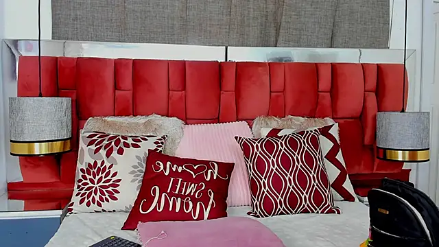 Snapshot of NatyParker chatting on 09-17-25, 01:46 NatyParker online show from 09-17-25, 01:46