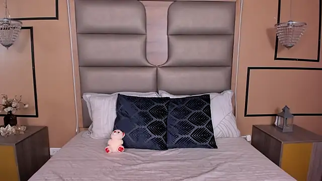 Snapshot of CAYLINCOLLINS chatting on 09-30-25, 03:22 CAYLINCOLLINS online show from 09-30-25, 03:22