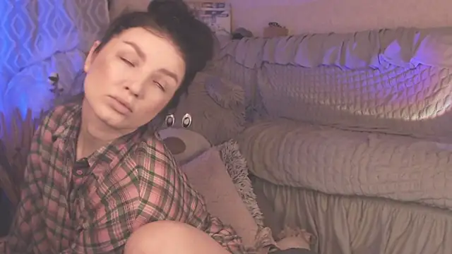 BritneyBarker online show from 03-11-25, 01:37