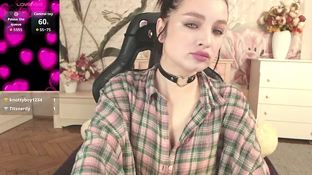 BritneyBarker online show from 10-18-25, 04:04