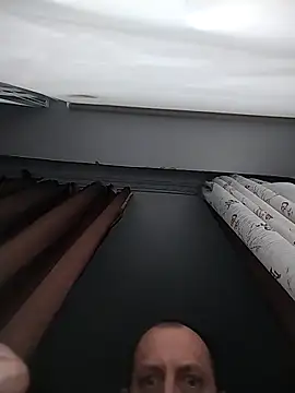 Snapshot of MaxDevilWhite chatting on 12-18-25, 09:37 MaxDevilWhite online show from 12-18-25, 09:37