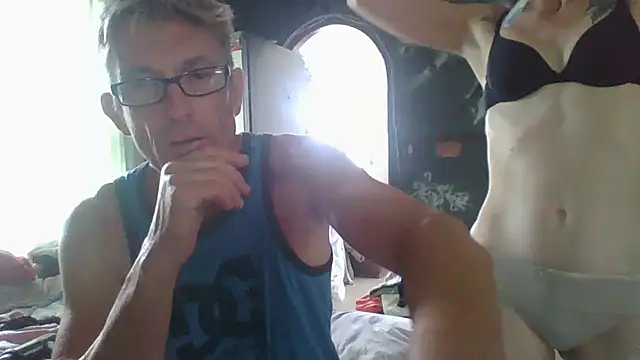 Snapshot of xylegs chatting on 02-08-25, 07:59 xylegs online show from 02-08-25, 07:59