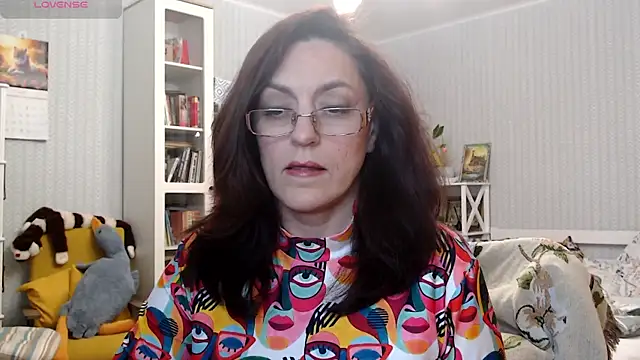 Soffya Soy online show from 05-17-26, 06:48