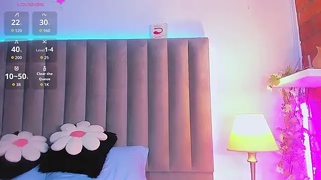 CamiiGarcia online show from 10-24-25, 09:33