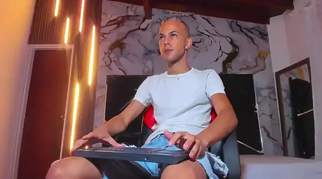 Jeremmy Love online show from 03-09-25, 01:04