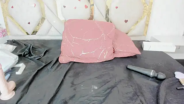 Lannajansen online show from 02-25-25, 05:25