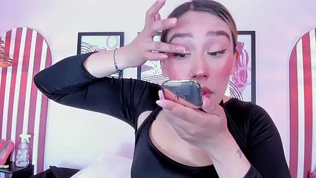 Lannajansen online show from 09-17-25, 02:08