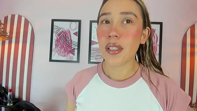 Lannajansen online show from 09-27-25, 01:49