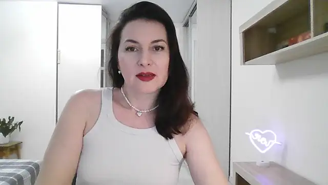 Victoria Glam online show from 02-06-25, 06:35