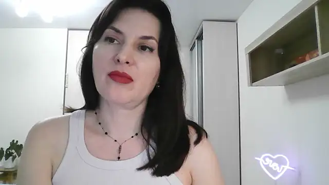 Victoria Glam online show from 02-28-25, 09:44