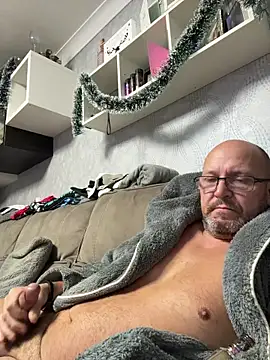 cooper1275 online show from 12-15-25, 04:39