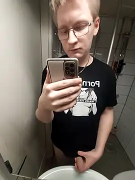 Snapshot of Arttuforyounakedboy chatting on 02-05-26, 02:49 Arttuforyounakedboy online show from 02-05-26, 02:49