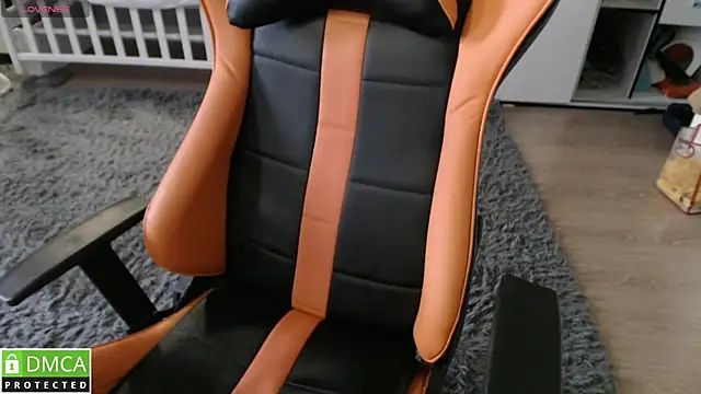 crystalyss online show from 11-05-25, 03:17