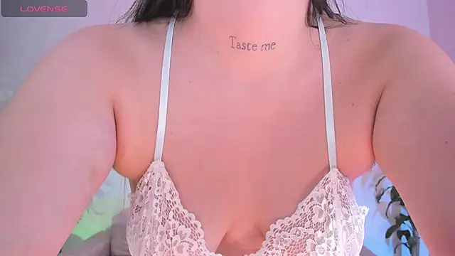 Snapshot of Hannah_Jonhson chatting on 11-29-25, 04:26 Hannah Jonhson online show from 11-29-25, 04:26