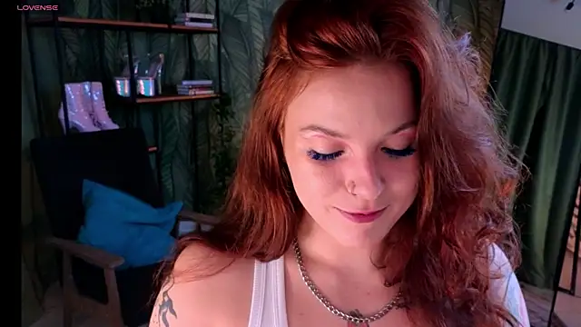 Snapshot of princess_elsie_ chatting on 02-06-25, 12:00 princess elsie online show from 02-06-25, 12:00