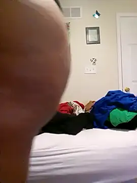 Snapshot of Big_BodyDee chatting on 02-06-25, 02:55 Big BodyDee online show from 02-06-25, 02:55