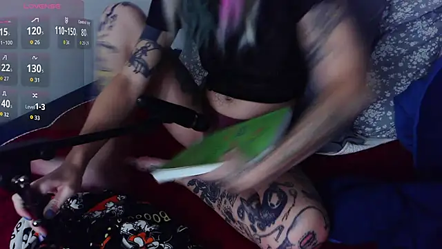 Snapshot of tvstatic chatting on 11-08-25, 07:41 tvstatic online show from 11-08-25, 07:41