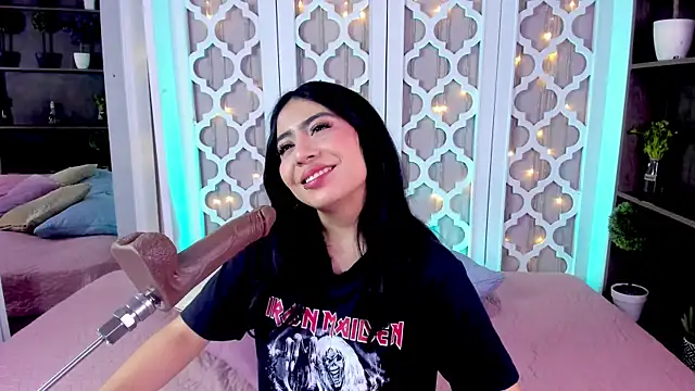 aniie west online show from 02-07-25, 01:01