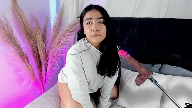 aniie west online show from 09-20-25, 01:34