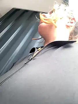 Snapshot of masmelorosa chatting on 11-13-25, 07:35 masmelorosa online show from 11-13-25, 07:35