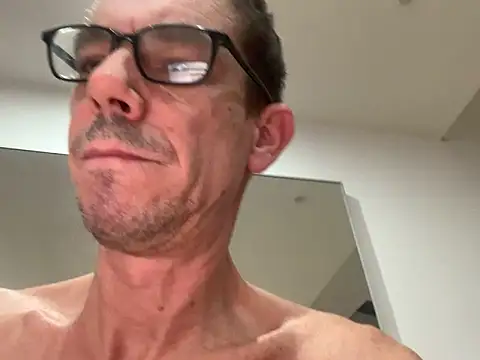 Kenhornu online show from 11-18-25, 08:02