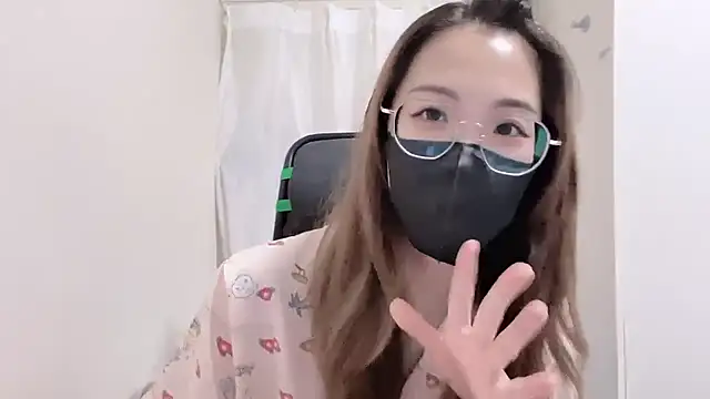 Snapshot of Chu1314 chatting on 10-17-25, 03:36 Chu1314 online show from 10-17-25, 03:36