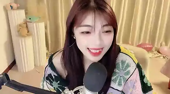 Snapshot of Song_99 chatting on 02-06-25, 05:46 Song 99 online show from 02-06-25, 05:46