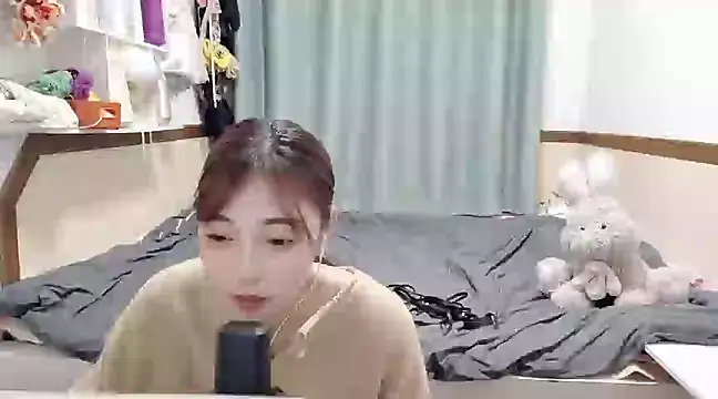 Snapshot of Song_99 chatting on 02-07-25, 05:29 Song 99 online show from 02-07-25, 05:29