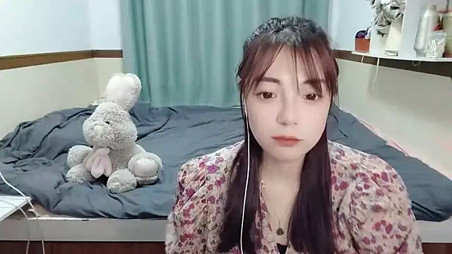 Snapshot of Song_99 chatting on 02-10-25, 04:04 Song 99 online show from 02-10-25, 04:04