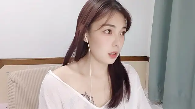 Snapshot of Song_99 chatting on 03-02-25, 05:25 Song 99 online show from 03-02-25, 05:25