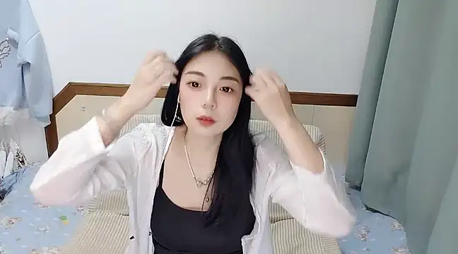 Snapshot of Song_99 chatting on 03-13-25, 02:33 Song 99 online show from 03-13-25, 02:33