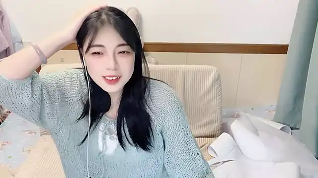 Snapshot of Song_99 chatting on 03-18-25, 02:26 Song 99 online show from 03-18-25, 02:26